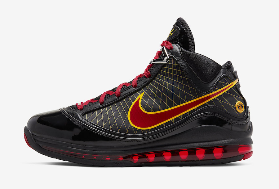 Official Look At The Nike LeBron 7 “Fairfax”