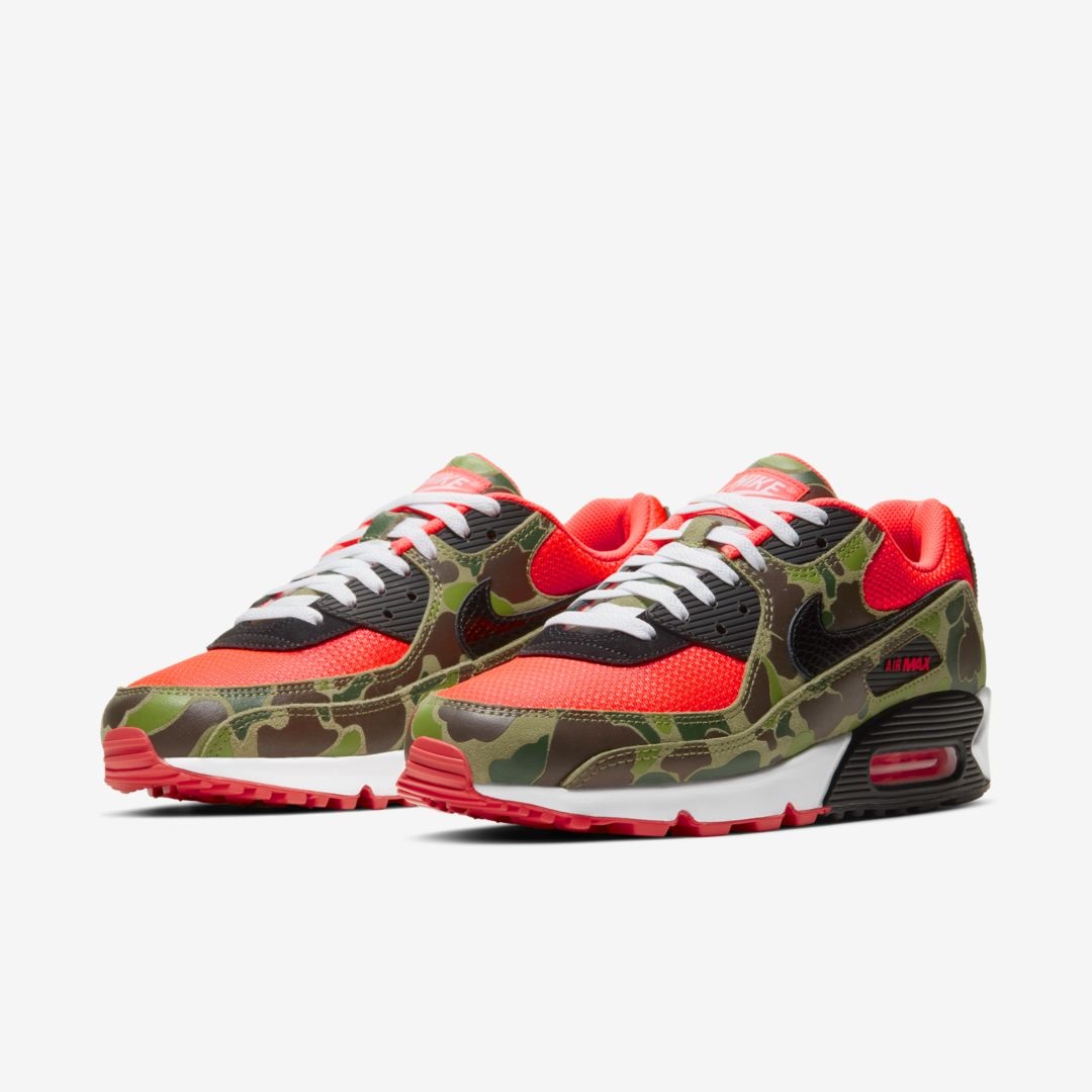 Official Look At The Nike Air Max 90 “Infrared Duck Camo”