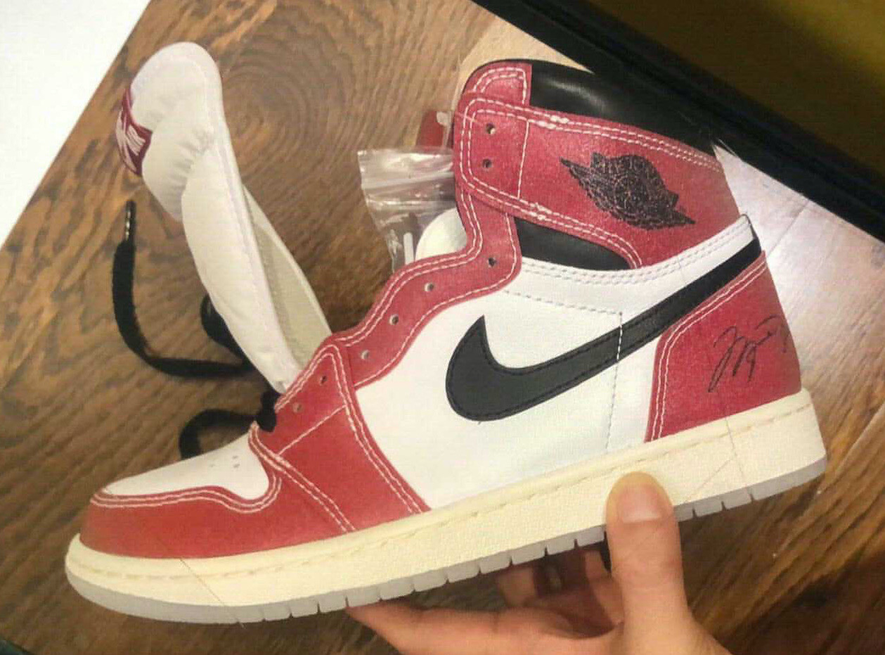 First Look At The Trophy Room x Air Jordan 1 “Chicago”